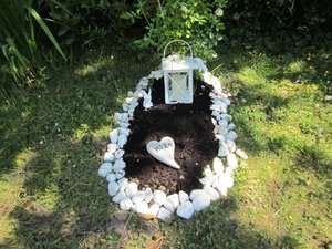 myra und milas grab 005.jpg