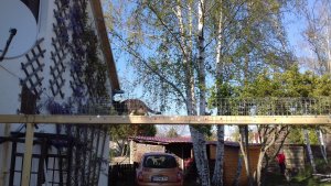 Leonie im tunnel.jpg