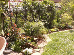 garten fertig April 14 004.JPG