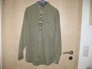 Trachtenhemd_schilfgrün1 (640x480).jpg