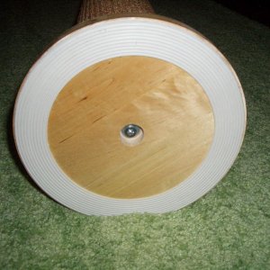 Ikea-Drehteller-Unterteil als Bodenplatte mit Schraube