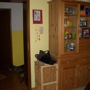 Küche und Küchenschrank - noch ohne Säulenaufgang